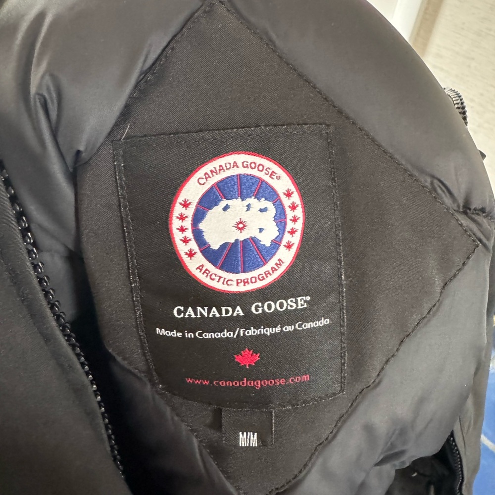 Canada Goose Women’s Jacket - size M - Picture 5 of 5